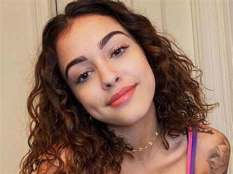 malu trevejo age|Malu Trevejo Bio, Age, Family, Height, Boyfriend, Net。